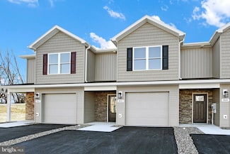 8852 Hillside Way, Waynesboro, PA 17268