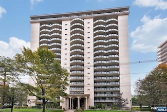 125 Prospect Ave Unit 5F, Hackensack, NJ 07601