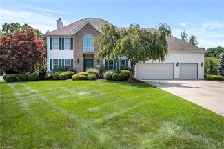 9300 Angelina Cir, Mentor, OH 44060