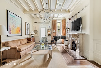 315 W 84th St, New York, NY 10024