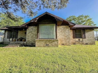 527 W College St, Carthage, TX 75633