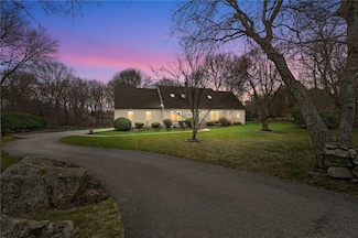 445 Allen Ave, Wakefield, RI 02879