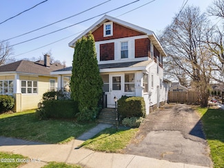 32 Dartmouth St, Albany, NY 12209