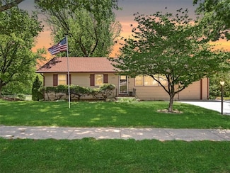 1709 Dakota St, Leavenworth, KS 66048