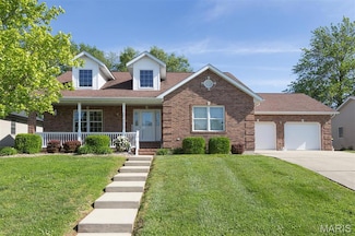 631 Wayne St, Carlyle, IL 62231