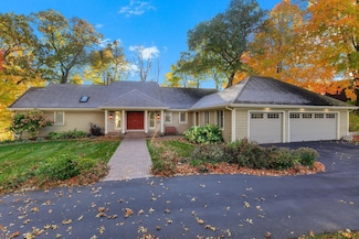 2648 Casco Point Rd, Wayzata, MN 55391