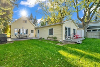 5718 N Lakeshore, Palms, MI 48465