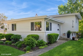 318 N Oaklawn Ave, Elmhurst, IL 60126