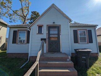 1835 12th St, Rock Island, IL 61201