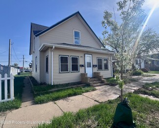 134 E Broadway St, Dickinson, ND 58601