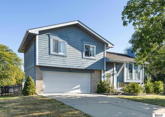 2018 Corn Dr, Papillion, NE 68046