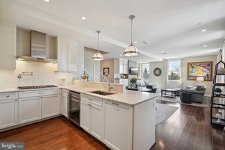 3052 R St NW Unit 307, Washington, DC 20007