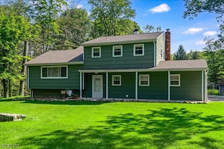 47 Fawnridge Dr, Long Valley, NJ 07853