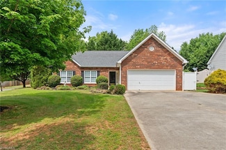 2635 Bridgeport Dr, Winston Salem, NC 27103
