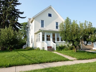900 Spruce St, Aurora, IL 60506