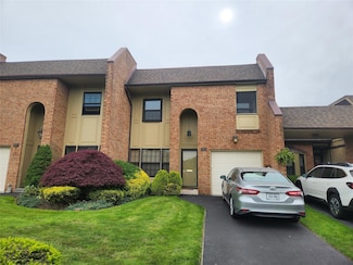 166 Southgate Cir, Massapequa Park, NY 11762