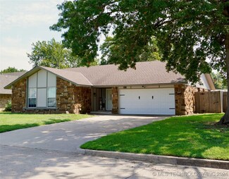 2033 W Louisville St, Broken Arrow, OK 74012
