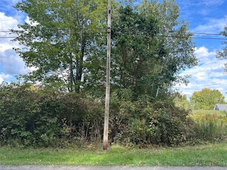 3 Farm Rd, Conneaut Lakeshore, PA 16316