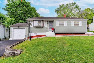 8 Neversink Dr, Newburgh, NY 12550