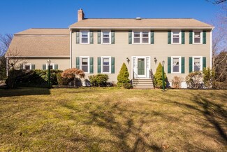 101 County St, Dover, MA 02030