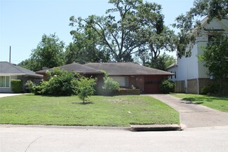 2315 Hewitt Dr, Houston, TX 77018