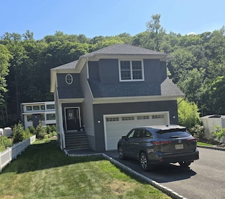111 Sixth St, Hillburn, NY 10931