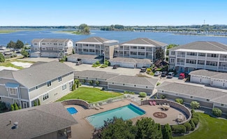 930 W Savidge St Unit 7, Spring Lake, MI 49456