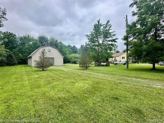 1921 N Gregory Rd, Fowlerville, MI 48836