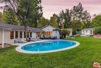 5840 Round Meadow Rd, Hidden Hills, CA 91302