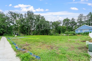 25 Buff Rd, Saratoga Springs, NY 12866