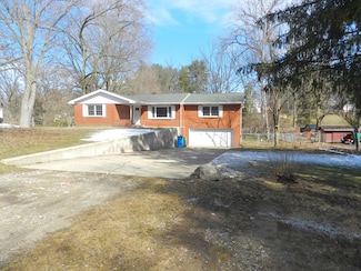 16563 Wilson Ln, Buchanan, MI 49107