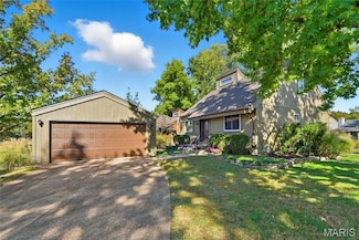 962 Barcroft Woods Ct, Ballwin, MO 63021