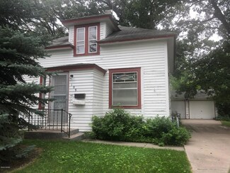 109 S Nelson St, Crookston, MN 56716