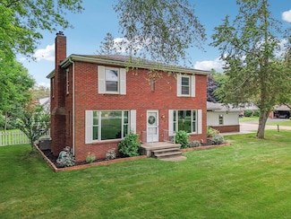 720 Mckinley Rd, Chelsea, MI 48118