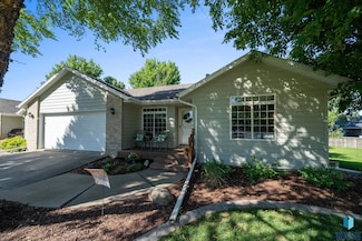 7204 S Bitterroot Ct, Sioux Falls, SD 57108