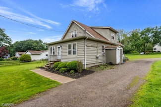 233 Sunset Rd, Pompton Plains, NJ 07444