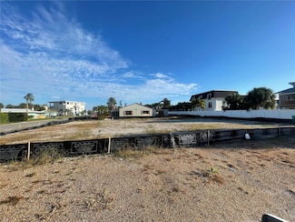 17010 2nd St E, North Redington Beach, FL 33708