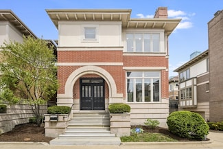 1308 S Plymouth Ct, Chicago, IL 60605