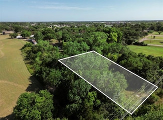 4002 S 3rd St, Robinson, TX 76706
