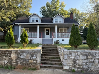 908 College St W, Fayetteville, TN 37334