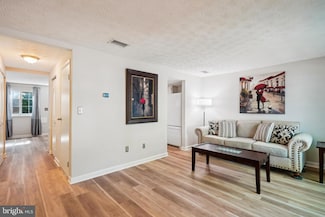 1669 Sierra Woods Ct, Reston, VA 20194