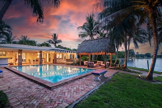 7813 Pine Tree Ln, West Palm Beach, FL 33406