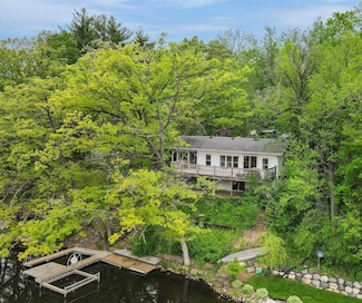 S7820 Ruthe Badger Ln, Merrimac, WI 53561