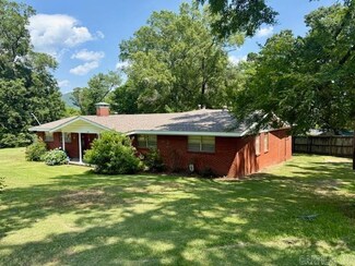 217 Price St, Hot Springs National Park, AR 71913