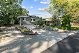 51651 Winding Waters Ln, Elkhart, IN 46514