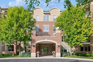 2700 Summit Dr Unit 409, Glenview, IL 60025