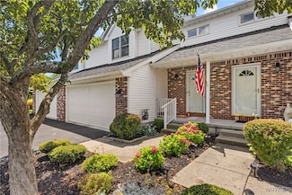 5411 Village Station Cir, Buffalo, NY 14221