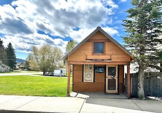 405 Main St, Ione, WA 99139