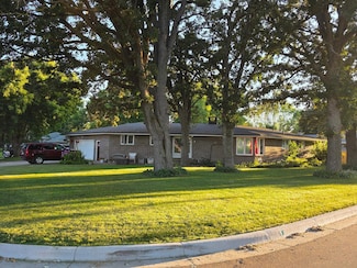 1020 Roberts Rd SW, Hutchinson, MN 55350