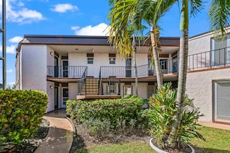 6 Greenway Village N Unit 212, Royal Palm Beach, FL 33411